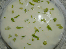 Bolo de abacaxi com cobertura de limão