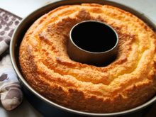 Para fazer no lanche da tarde: esse bolo fofo de tapioca é minha receita predileta para acompanhar um cafezinho