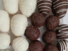 Bombom de uva e morango