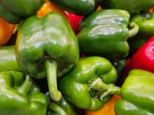 O que você precisa saber na hora de escolher a cor do pimentão para colocar na receita