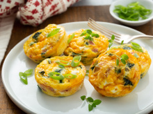 Esse bolinho de espinafre é o meu segredo para fazer as crianças comerem o vegetal com prazer