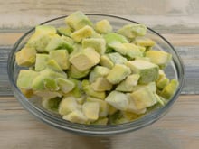 Armazene abacates maduros e descascados desse jeito fácil, eles vão durar meses