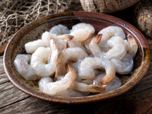 Descascar camarão desse jeito vai economizar o seu tempo na cozinha