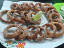 Onion rings empanada com fubá mimoso