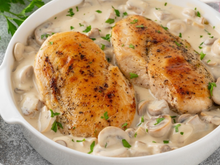 Os chefs concordam: "O frango grelhado fica melhor e mais suculento se você adicionar leite e caldo de galinha na mesma panela em que o preparou."