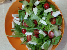 Salada de tomate cereja com queijo e maçã (light)