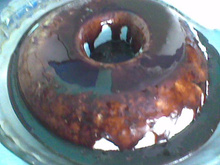 Pudim de maria-mole com calda de chocolate