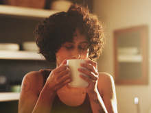 Por que os especialistas alegam que tomar café da manhã depois das 9h pode ser um problema?