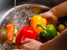 Principais erros que você pode fazer na cozinha e que colocam sua vida em risco!