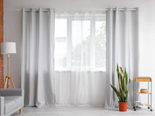 Sou especialista em limpeza e garanto: "Estes são os melhores truques para lavar as cortinas de casa e voltar a colocá-las facilmente"