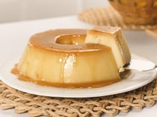 Eu tinha pão velho em casa e fiz esse pudim de liquidificador cremoso que surpreendeu todo mundo