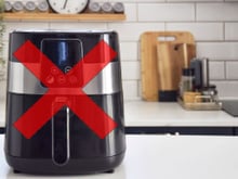 O reinado da fritadeira a ar na cozinha acabou: a nova tendência que chegou para substituí-la é muito elegante