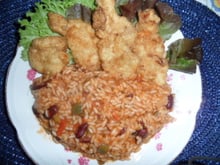 Arroz malandro de feijão com isca de peixe