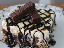 Torta de bis com sorvete