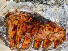 Costela na airfryer suculenta e coradinha: segredo está em detalhe no uso do papel-alumínio