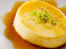 Pudim de leite condensado com toque de laranja