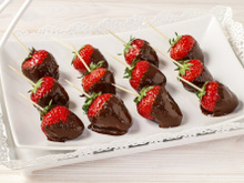 Espetinho de morango e chocolate