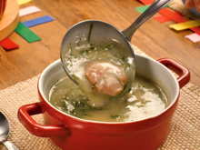 TudoGostoso ensina como fazer 3 receitas queridinhas de inverno: caldo verde, sopa de ervilha e caldo de kenga