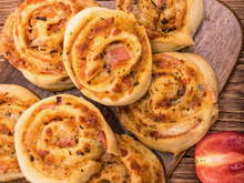 Pão recheado com presunto e queijo