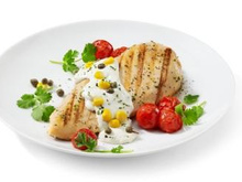 Peito de frango cremoso com alcaparras