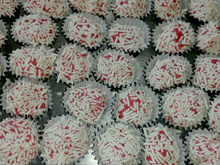 Brigadeiro de morango (bicho de pé)