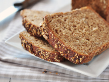 Por que você deveria estar comendo um pão 100% integral