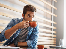 Novo estudo contradiz tudo o que acreditávamos sobre o café e o coração