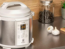 Se você tem medo de panela de pressão, então esta solução vai salvar sua vida na cozinha e te ajudar a cozinhar os seus alimentos rapidamente