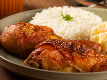 Os melhores chefs concordam: "O frango assado no forno não fica melhor com limão, ele se transforma com uma mistura de sal e açúcar"