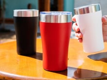 Para bebidas quentes ou frias: Copo Stanley está com menor preço do ano no Esquenta Prime Day