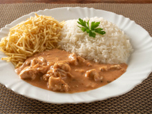 Como fazer strogonoff no micro-ondas? Receita prática e deliciosa fica pronta em 10 minutos