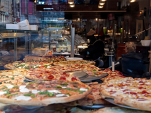 “Comemos 50 porções por mês”: atleta de handebol larga carreira para faturar com própria franquia de pizza