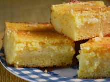 O segredo do bolo de fubá cremoso no liquidificador: veja dicas simples e a receita fácil para não errar