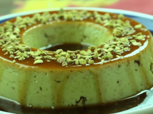 Mais tentador que o pudim tradicional só esse pudim de pistache: perfeito para impressionar em qualquer ocasião, e ainda é muito fácil de fazer