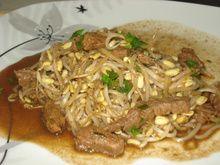 Broto de feijão com molho de soja (moyashi com shoyu)