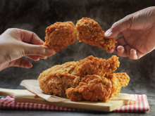 Crocante por fora e suculento por dentro: os truques um frango frito perfeito