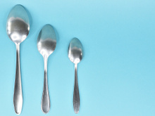 Errou a colher, errou a receita: nada de olhômetro, saiba de uma vez por todas as medidas certas das colheres de café, de chá, de sobremesa e de sopa em gramas e mililitros