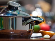 Como limpar panelas de inox: saiba como lavar e retirar manchas