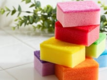 Veja por que você deve escolher a esponja pela cor na hora de comprar (eu sempre fiz errado!)