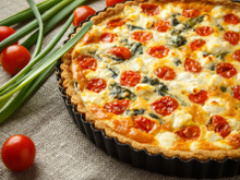 Essa receita de torta salgada sem glúten é perfeita para um jantar leve