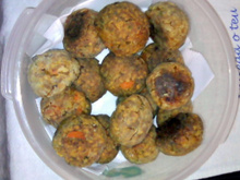 Bolinho de peixe com pão integral