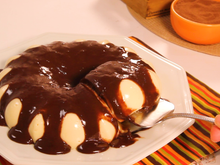 Pudim de coco com chocolate 