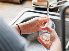 Como higienizar copos e pratos corretamente: veja as dicas do TudoGostoso