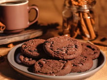 Sem farinha, sem açúcar e sem ovo: biscoito low carb de 2 ingredientes para um lanche rápido