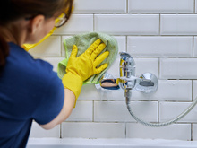 O truque para limpar o box do chuveiro em um minuto: o segredo das faxineiras de hotéis de luxo é revelado