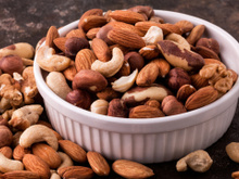 Nozes têm muitos benefícios, mas pessoas com essa condição devem evitar o consumo