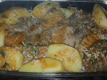 Carne assada com batatas
