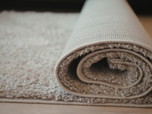 O erro comum com que pode prejudicar sua casa: descubra quando trocar os tapetes no tempo certo