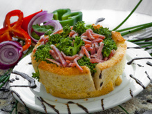 Torta de brócolis com salame