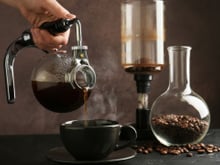 Café de cafeteria sem complicação: 3 produtos do AliExpress para facilitar o preparo e elevar o nível da sua bebida em casa